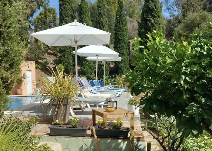 לינה וארוחת בוקר Vista De La Roca